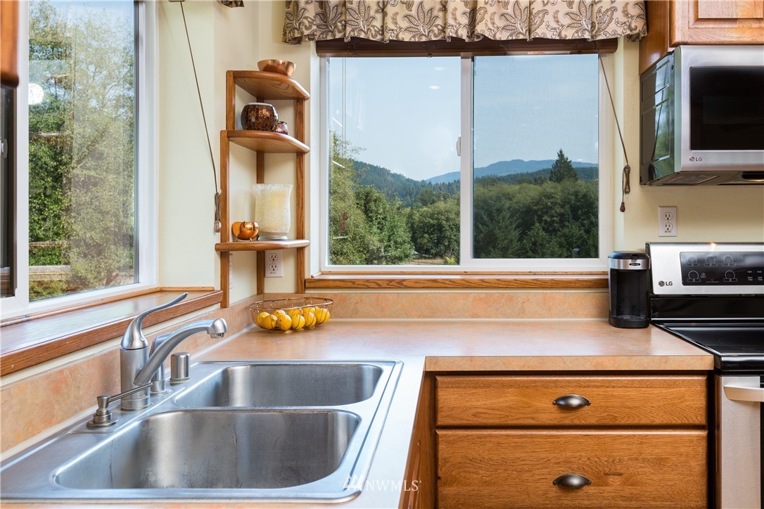 276 Lake Samish Road Bellingham, WA 98229 - Photo 8 of 25 Gallery Image 8