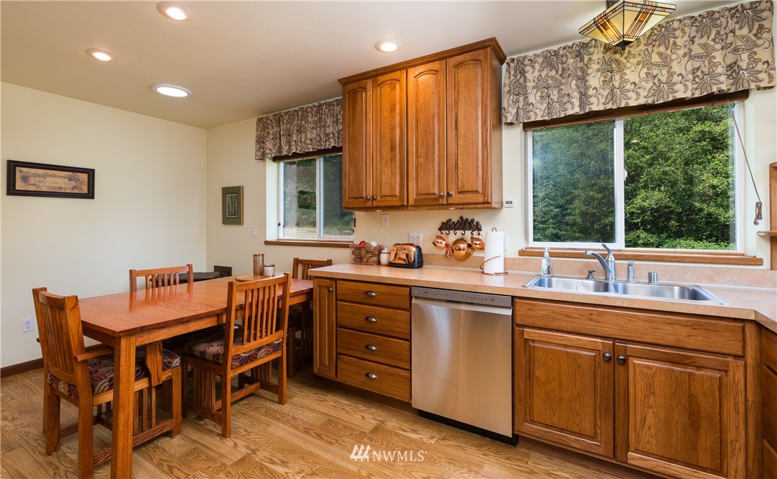 276 Lake Samish Road Bellingham, WA 98229 - Photo 9 of 25 Gallery Image 9
