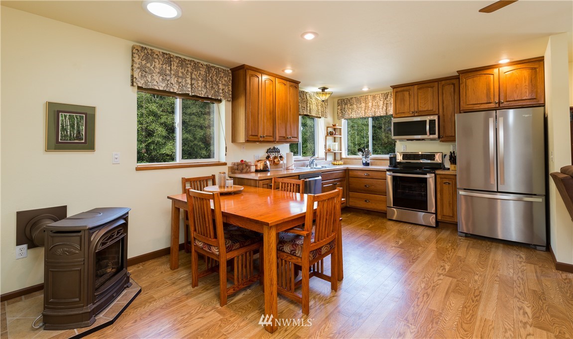 276 Lake Samish Road Bellingham, WA 98229 - Photo 10 of 25 Gallery Image 10