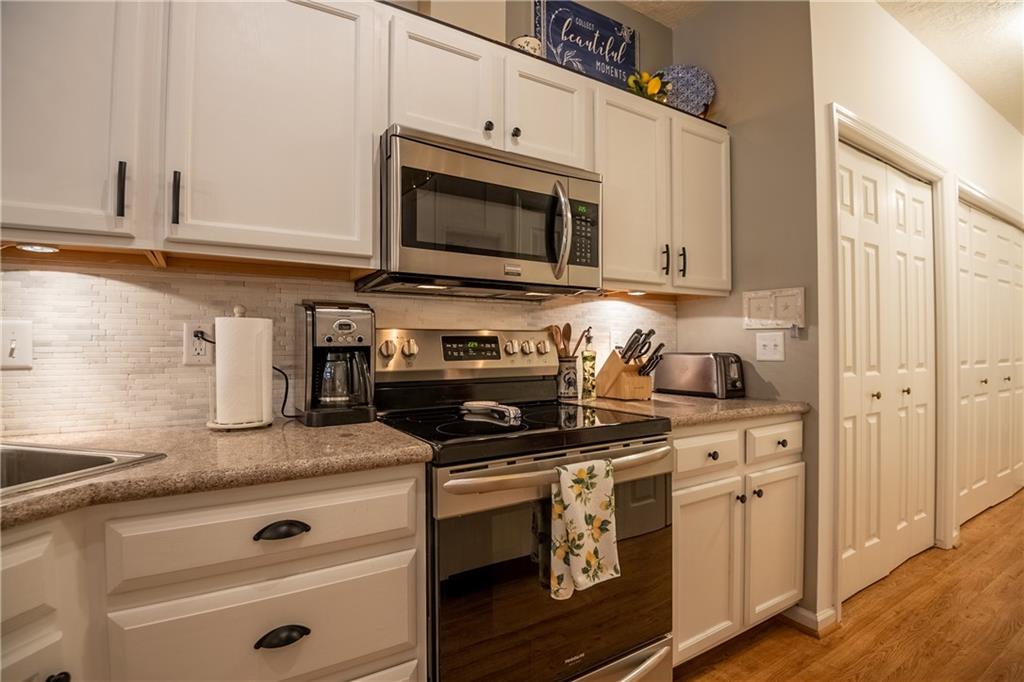 30 Stone Ridge Boulevard, Unit COND Hermitage, PA 16148 - Photo 11 of 22 Gallery Image 11