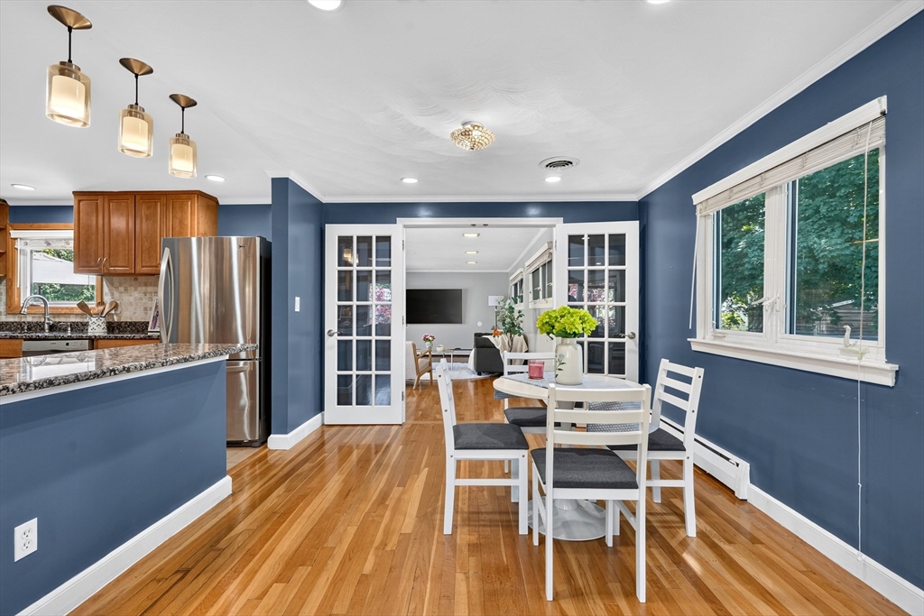 32 Bobolink Road Wellesley, MA 02481 - Photo 10 of 42