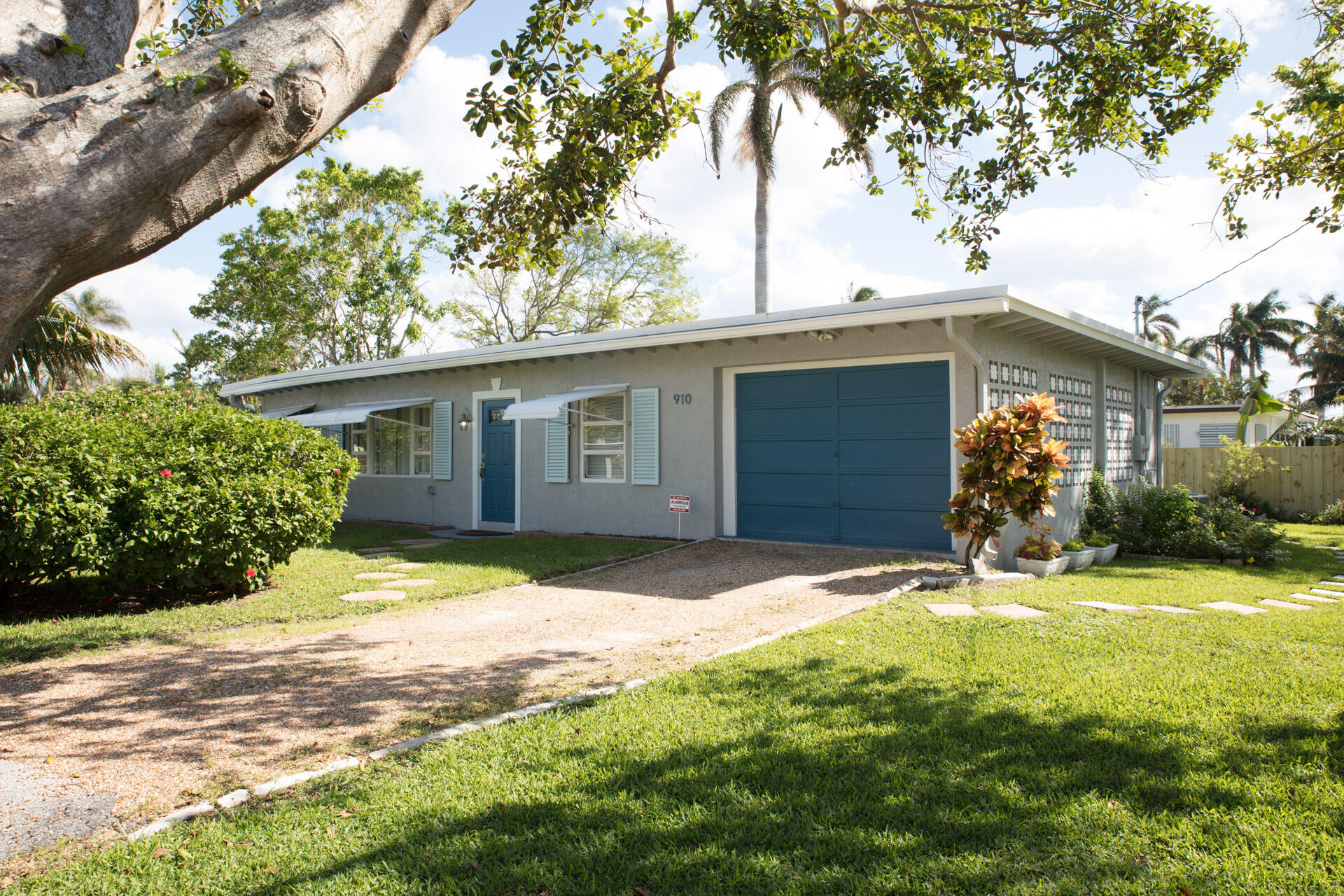 910 Intracoastal Road Delray Beach, FL 33483 - Photo 1 of 18 Exterior
