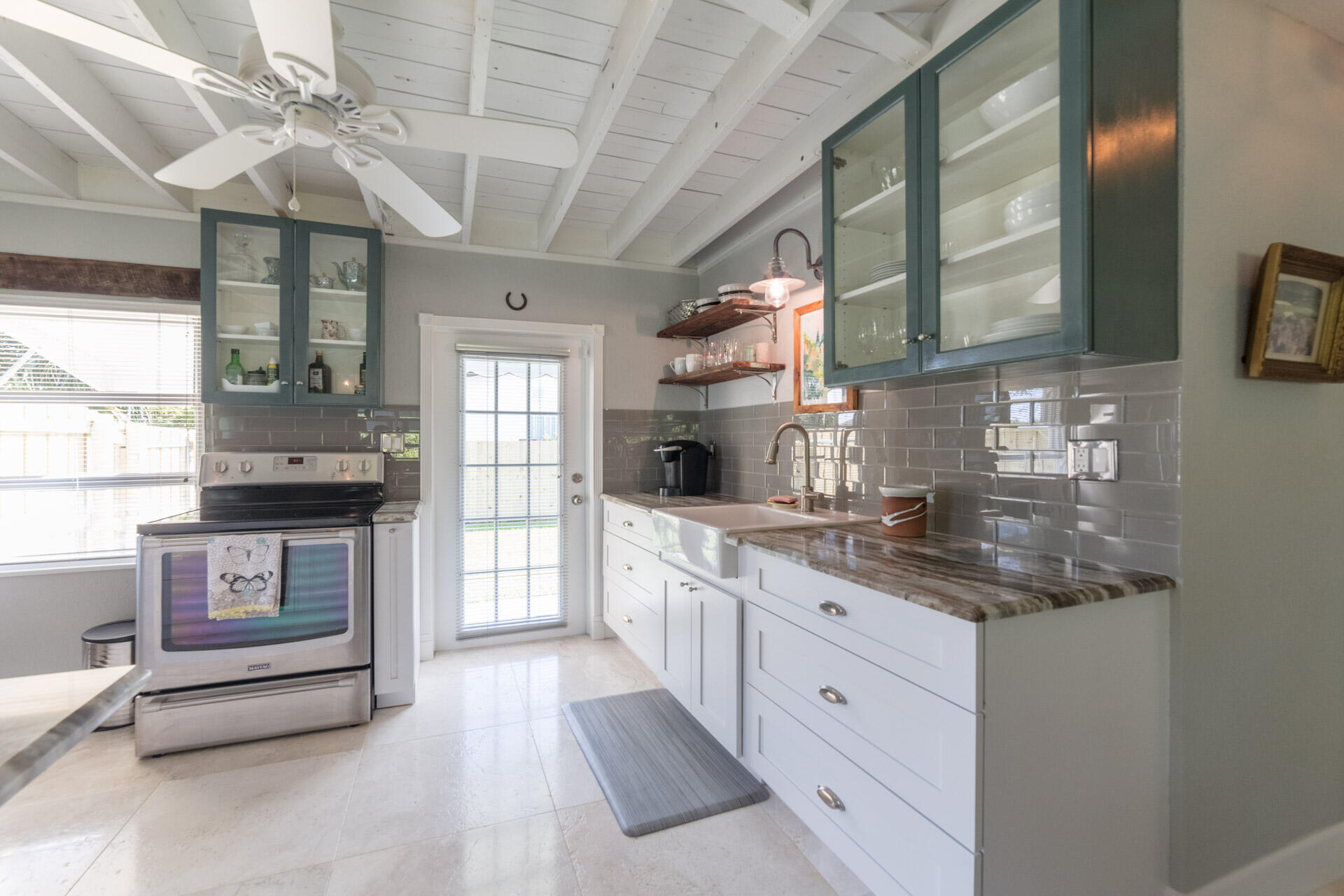 910 Intracoastal Road Delray Beach, FL 33483 - Photo 7 of 18 910 Intracoastal Rd - Delray-20