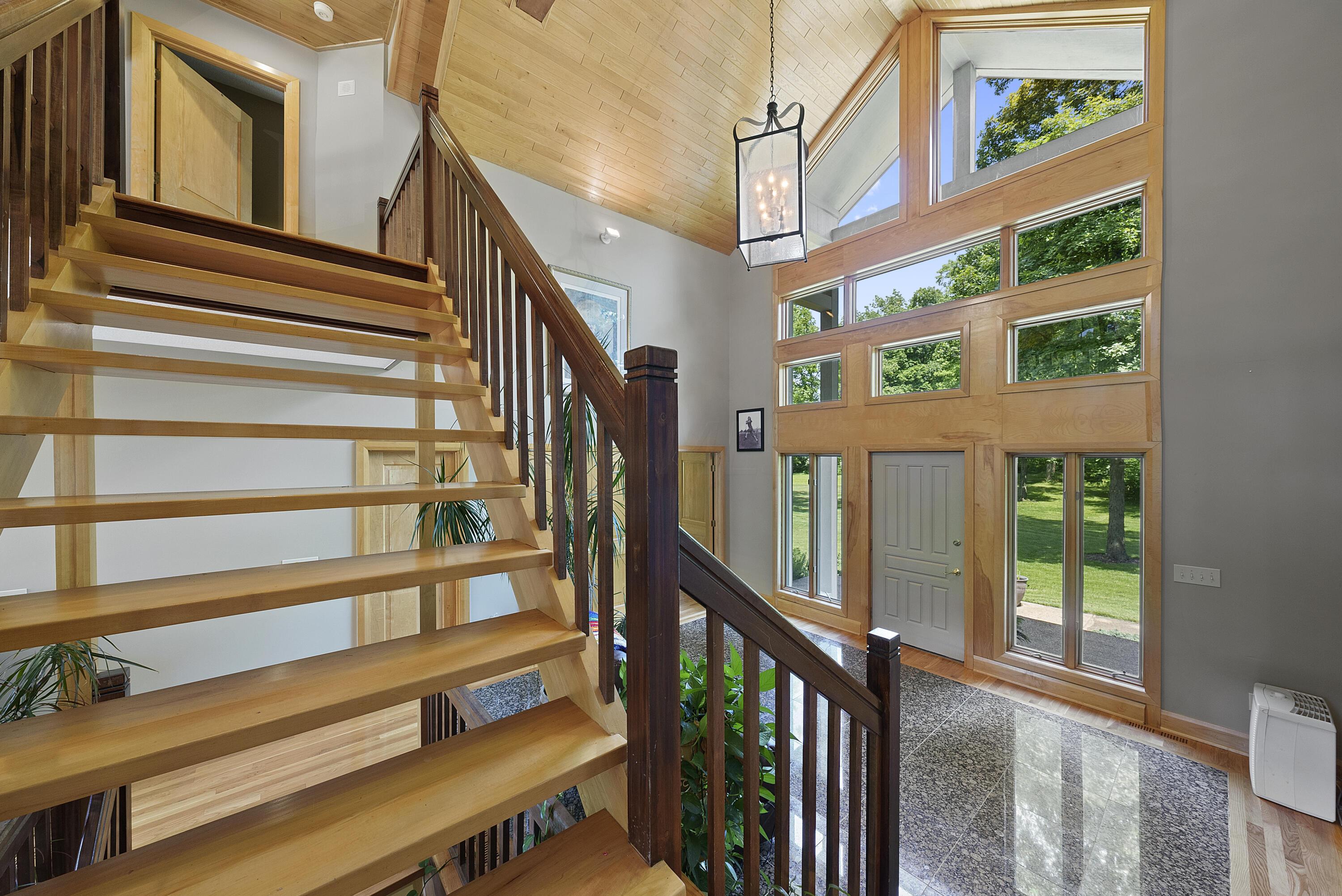 6885 Lewis Center Road Galena, OH 43021 - Photo 24 of 50 Staircase (2)