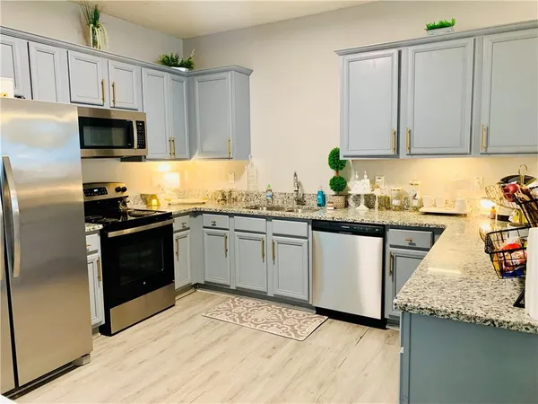 $189,900 | 1757 Glen View Way, Hampton, GA 30228