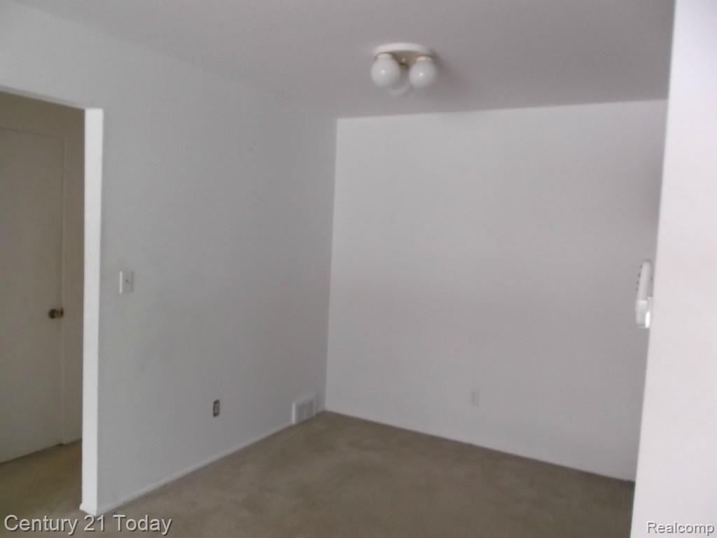 25661 Lahser Road, Unit 41 Southfield, MI 48033 - Photo 8 of 23