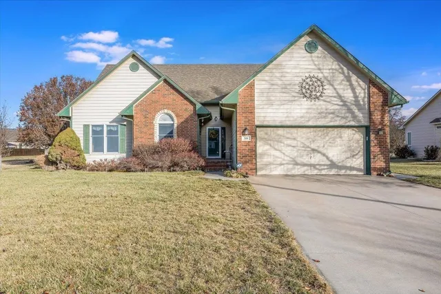 $269,000 | 316 Old Colony Court, North Newton, KS 67117
