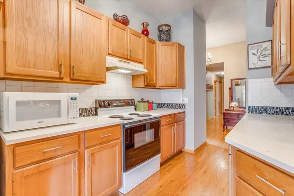 $269,000 | 316 Old Colony Court, North Newton, KS 67117