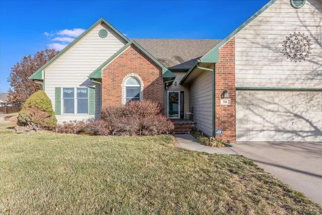 $269,000 | 316 Old Colony Court, North Newton, KS 67117