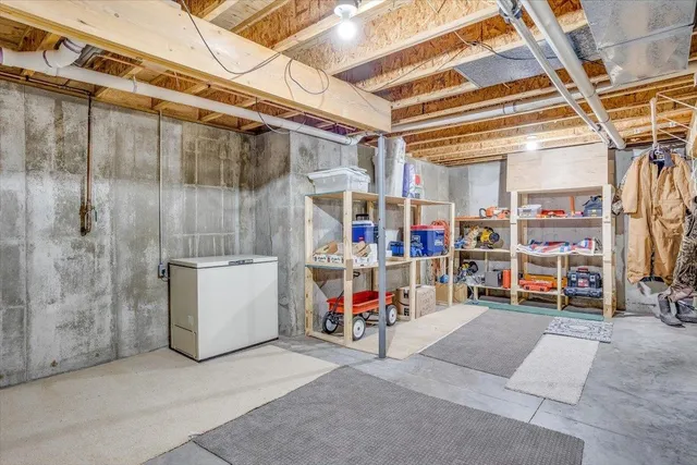 $269,000 | 316 Old Colony Court, North Newton, KS 67117