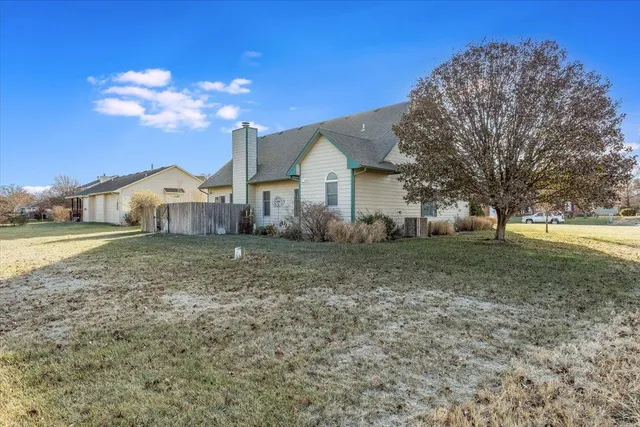 $269,000 | 316 Old Colony Court, North Newton, KS 67117