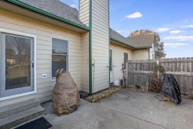 $269,000 | 316 Old Colony Court, North Newton, KS 67117