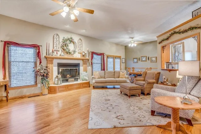 $269,000 | 316 Old Colony Court, North Newton, KS 67117