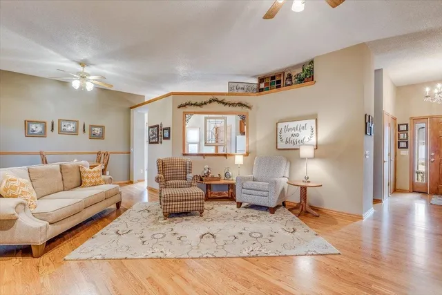 $269,000 | 316 Old Colony Court, North Newton, KS 67117