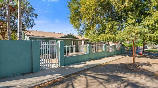$980,000 | 414 South Sheridan Street, Corona, CA 92882