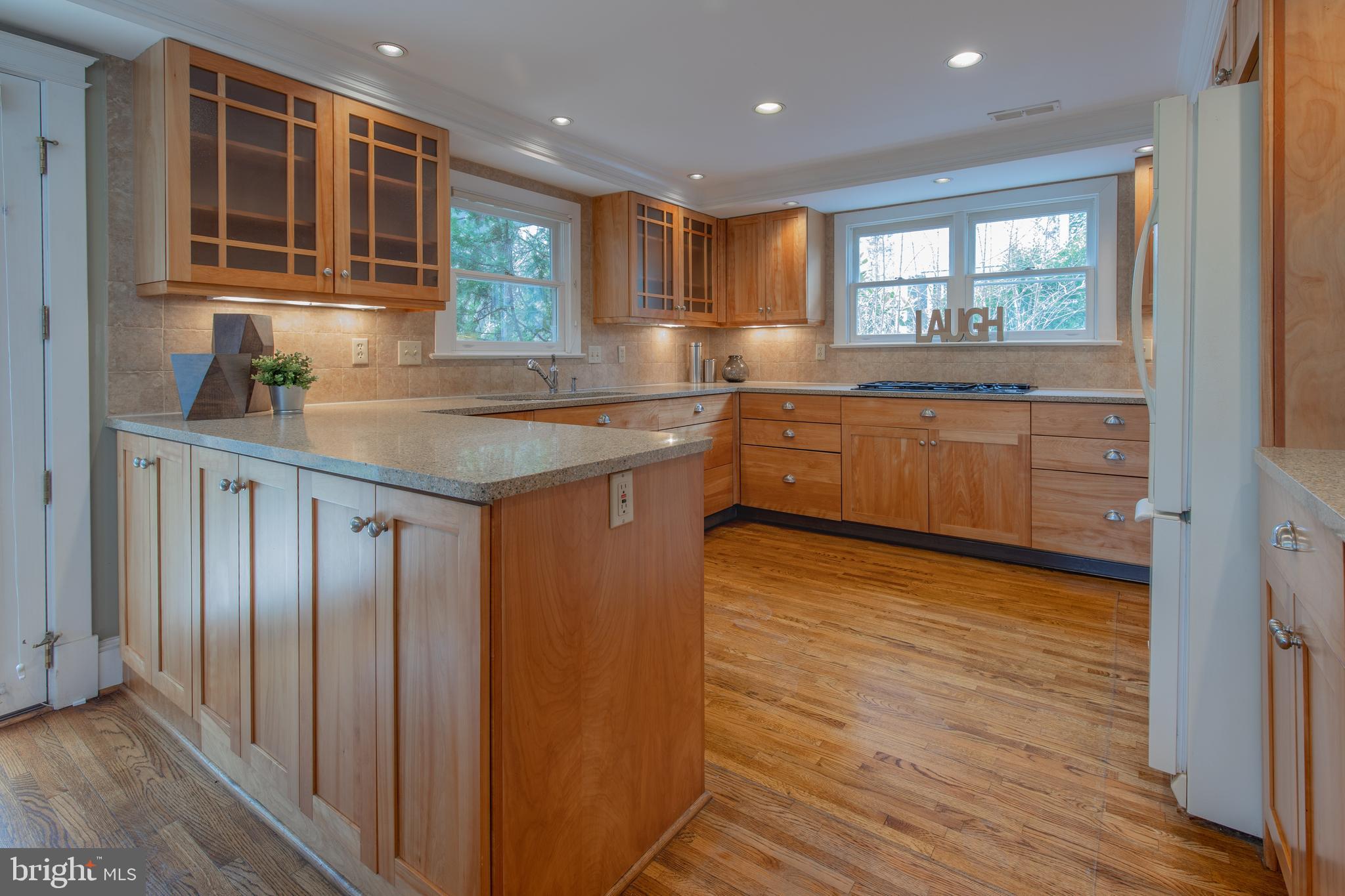 9214 Columbia Boulevard Silver Spring, MD 20910 - Photo 19 of 39