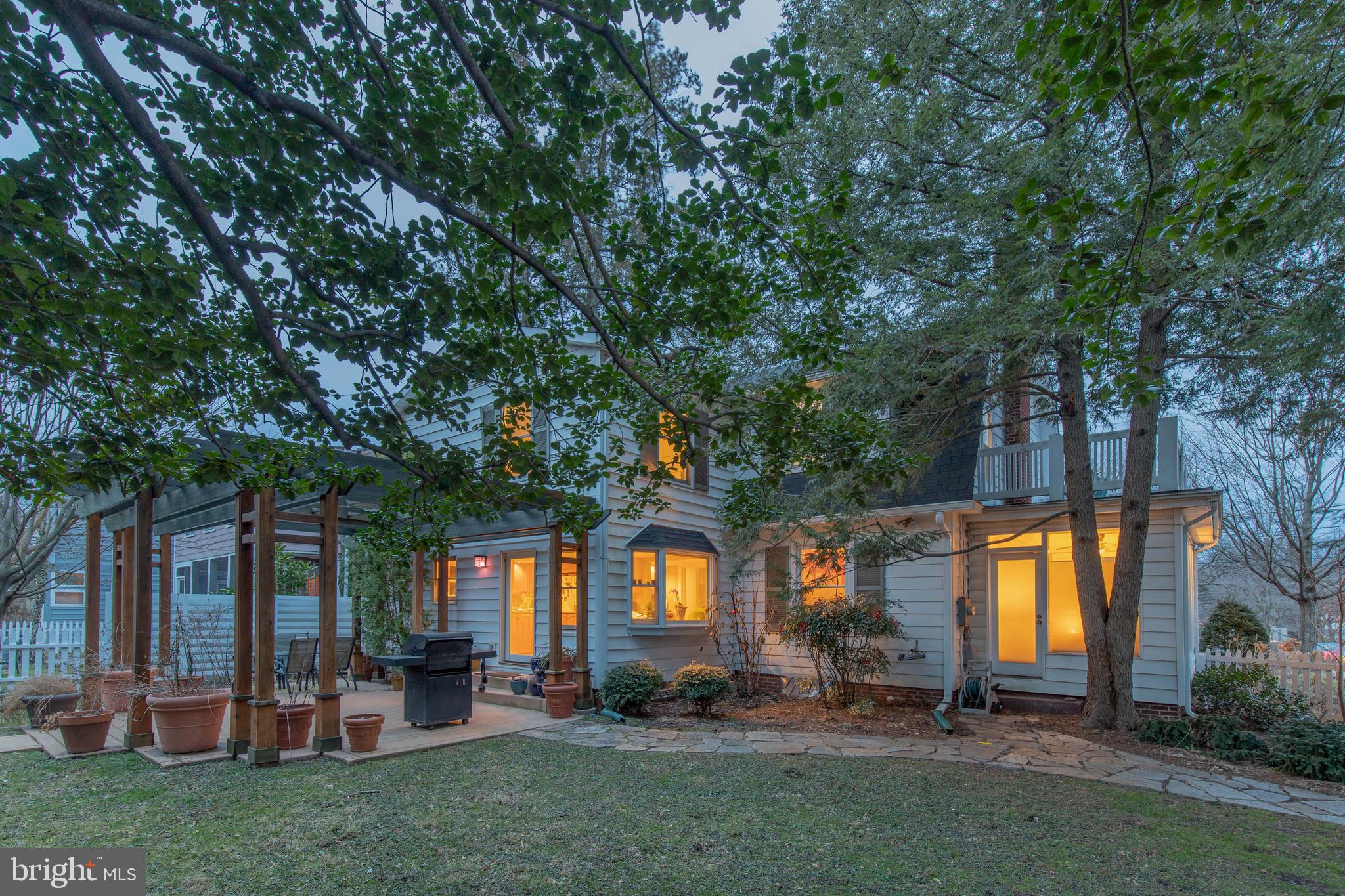 9214 Columbia Boulevard Silver Spring, MD 20910 - Photo 3 of 39