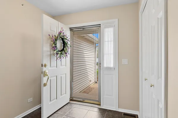 $367,500 | 355 Garden Circle, Yorkville, IL 60560