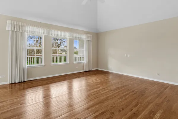 $367,500 | 355 Garden Circle, Yorkville, IL 60560