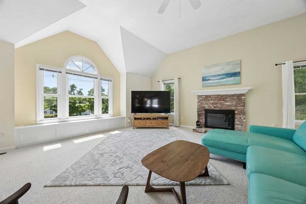 117 Summer Road Boxborough, MA 01719 - Photo 4 of 34