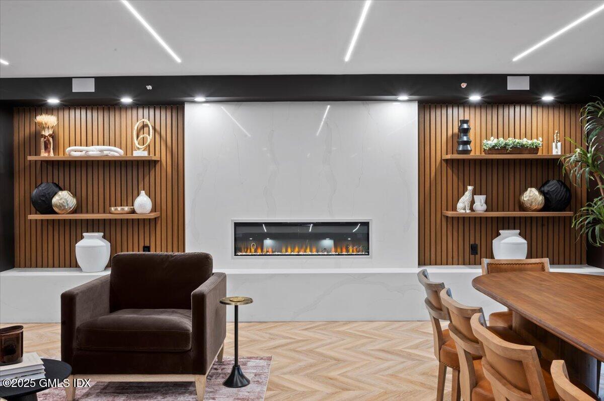 1188 King Street, Unit 117 Greenwich, CT 06831 - Photo 3 of 33 30-Lounge