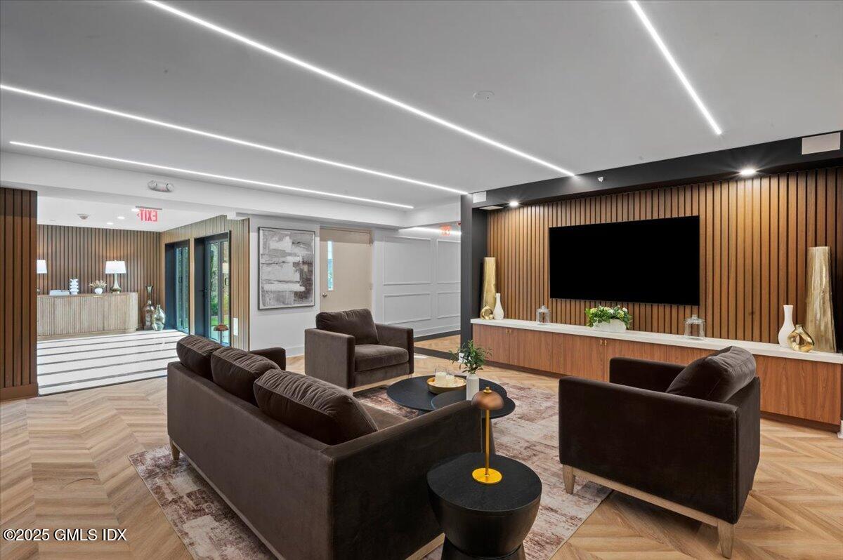 1188 King Street, Unit 117 Greenwich, CT 06831 - Photo 31 of 33 39-Lounge