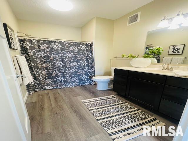 2592 Middle Road, Unit 308 Bettendorf, IA 52722 - Photo 8 of 35 Gallery Image 8