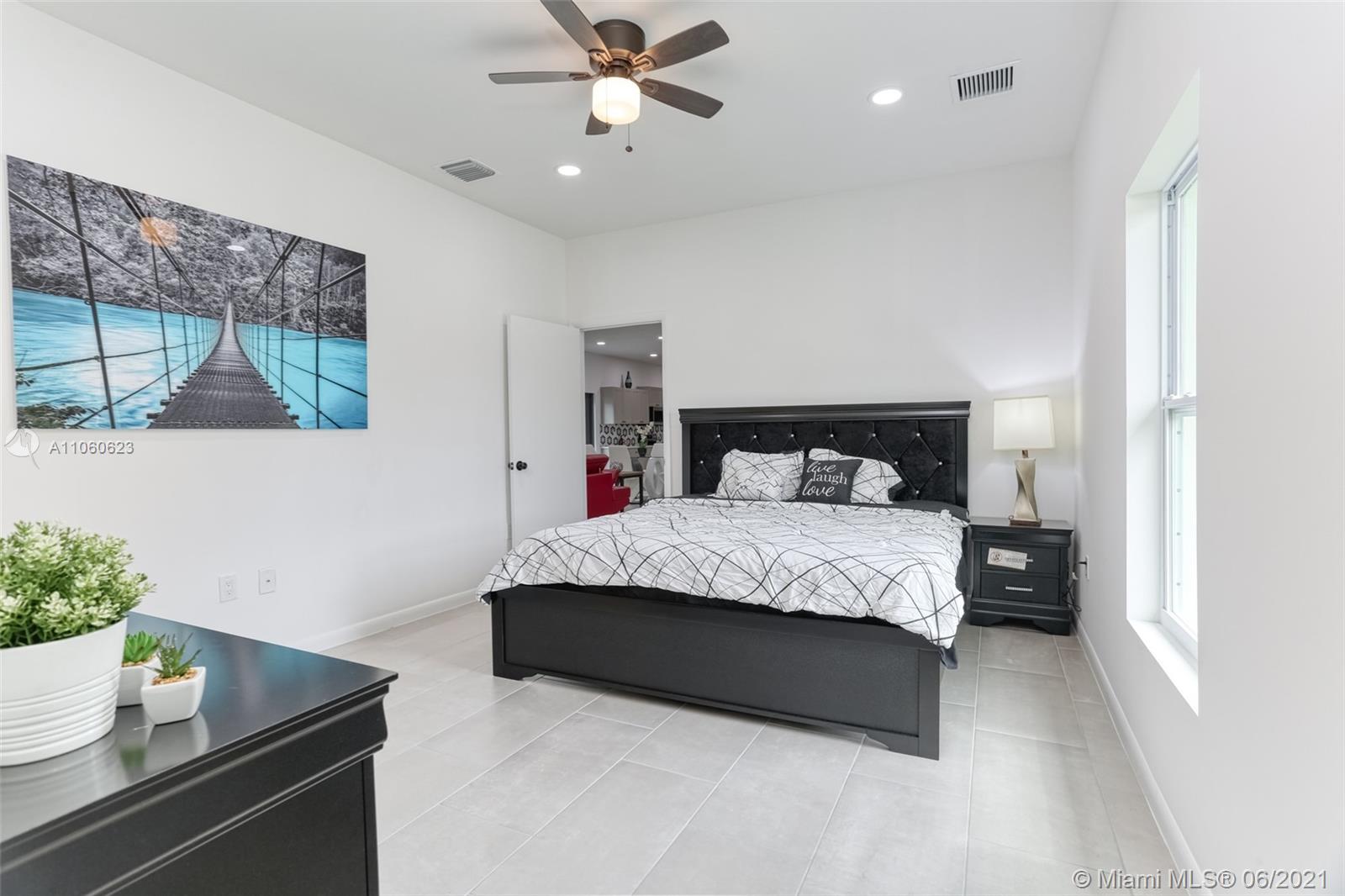 5631 Papaya Road West Palm Beach, FL 33413 - Photo 5 of 29 Gallery Image 5