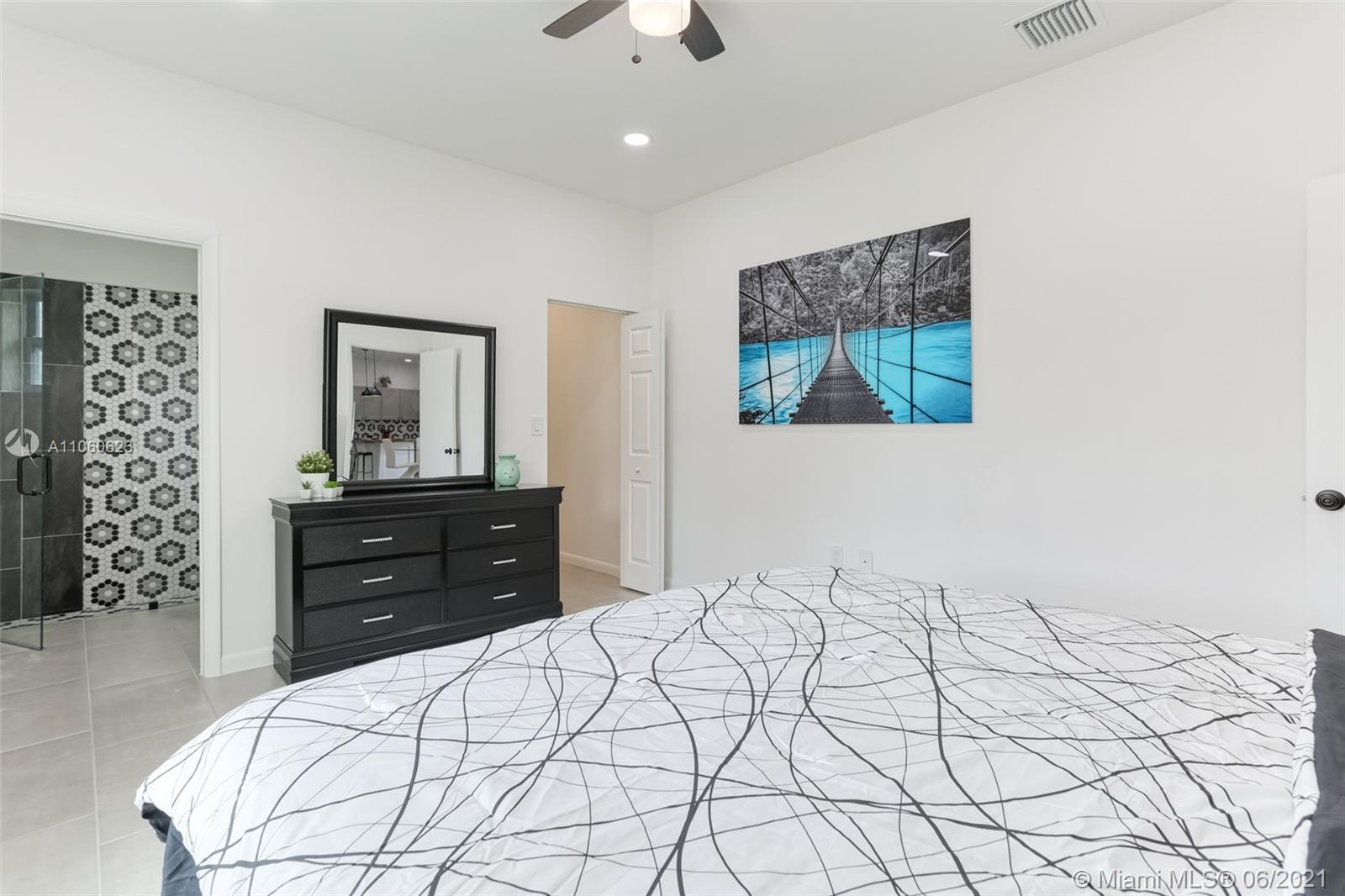 5631 Papaya Road West Palm Beach, FL 33413 - Photo 6 of 29 Gallery Image 6