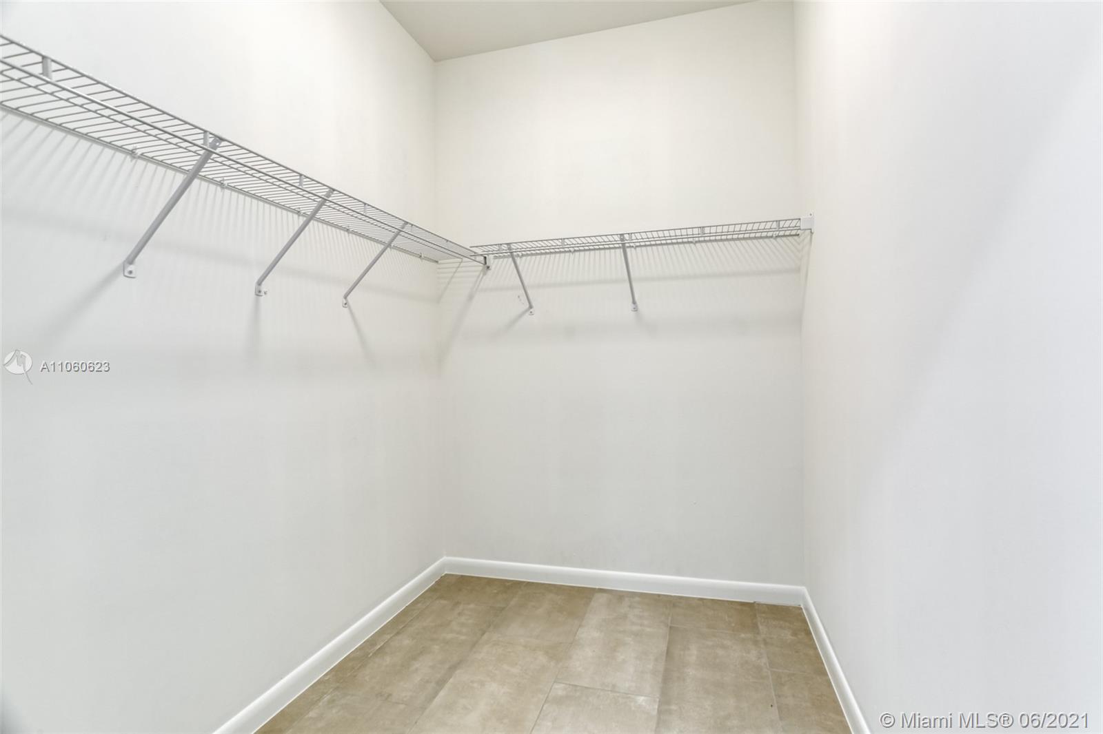 5631 Papaya Road West Palm Beach, FL 33413 - Photo 7 of 29 Gallery Image 7