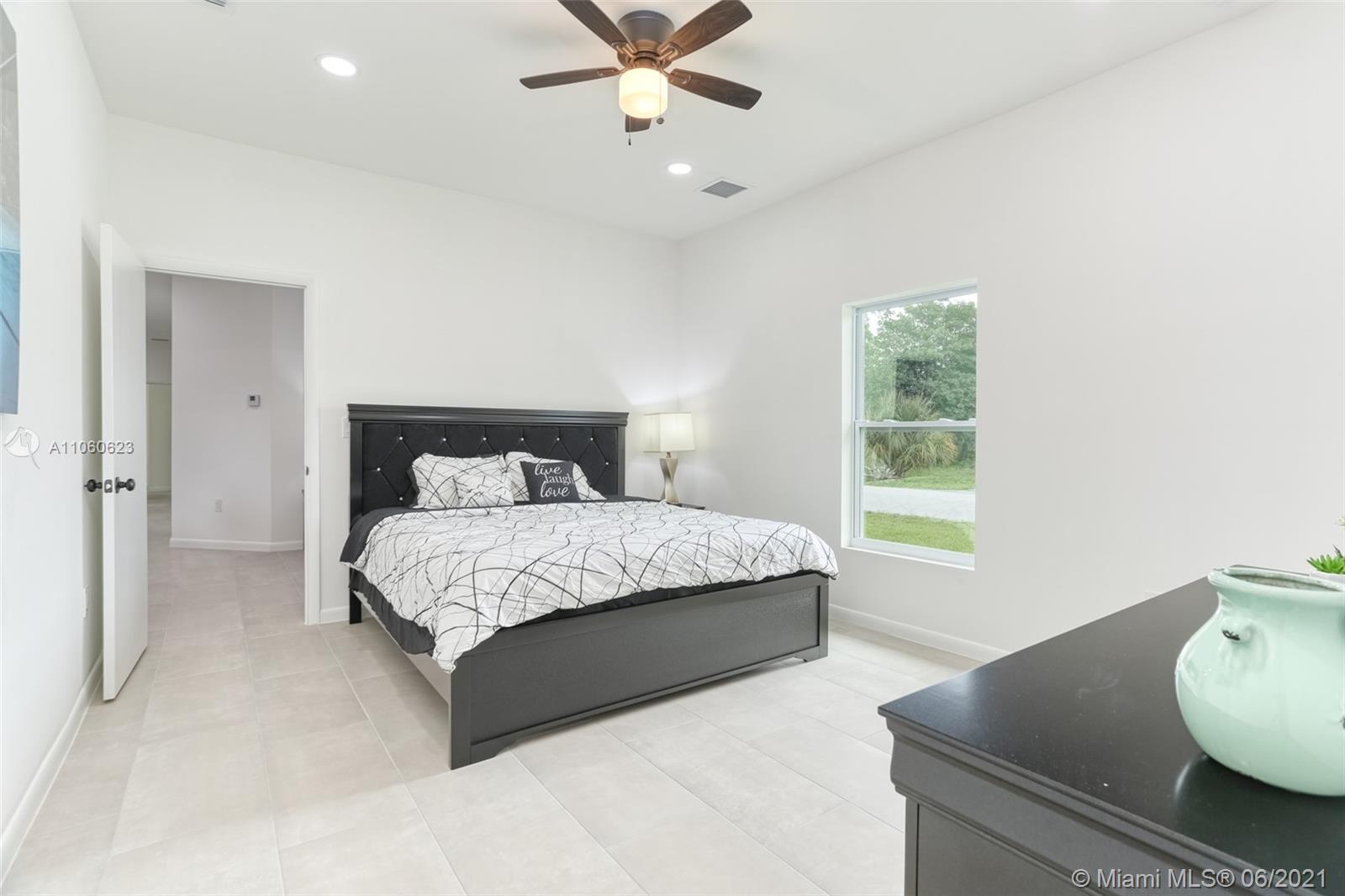 5631 Papaya Road West Palm Beach, FL 33413 - Photo 8 of 29 Gallery Image 8