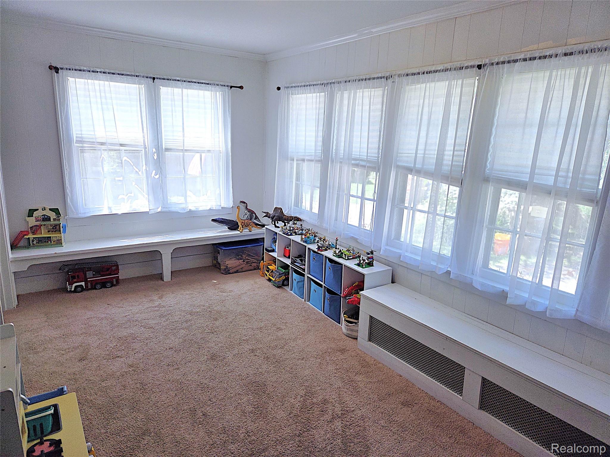 205 East Iroquois Road Pontiac, MI 48341 - Photo 11 of 25 playroom2.jpg