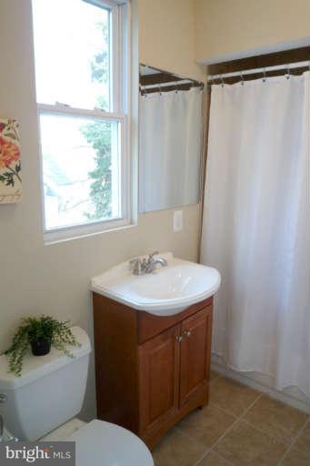 3402 Lynchester Road Baltimore, MD 21215 - Photo 25 of 29 Bath