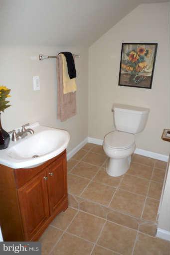 3402 Lynchester Road Baltimore, MD 21215 - Photo 28 of 29 Bath