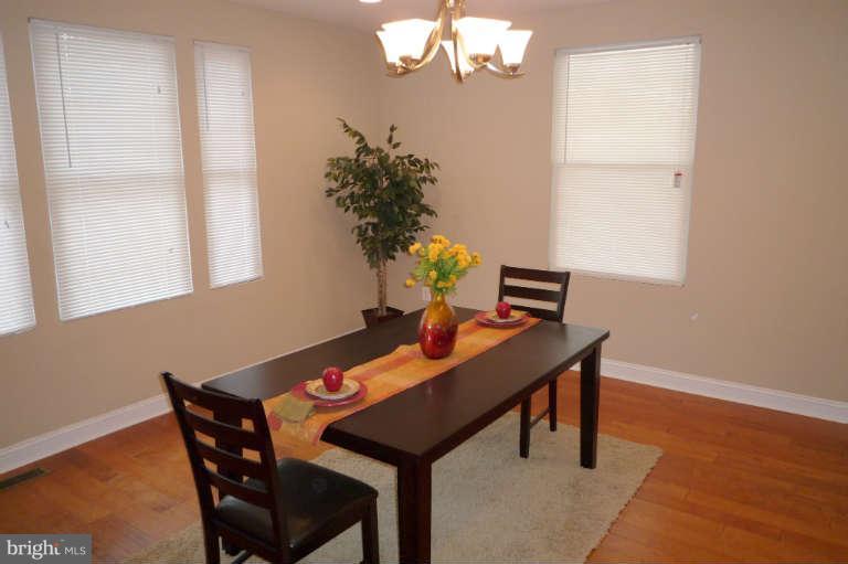 3402 Lynchester Road Baltimore, MD 21215 - Photo 7 of 29 Dining Room