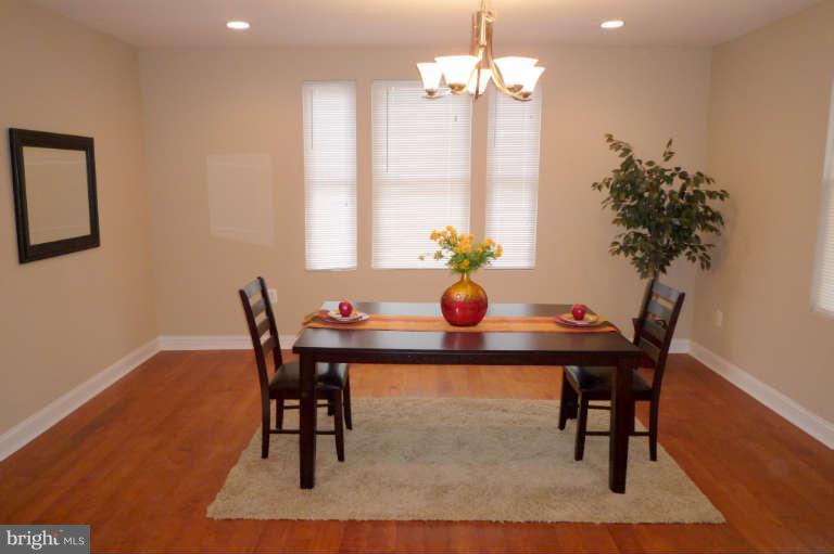 3402 Lynchester Road Baltimore, MD 21215 - Photo 8 of 29 Dining Room