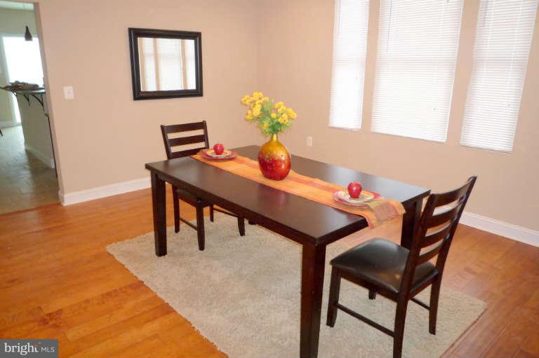 3402 Lynchester Road Baltimore, MD 21215 - Photo 9 of 29 Dining Room