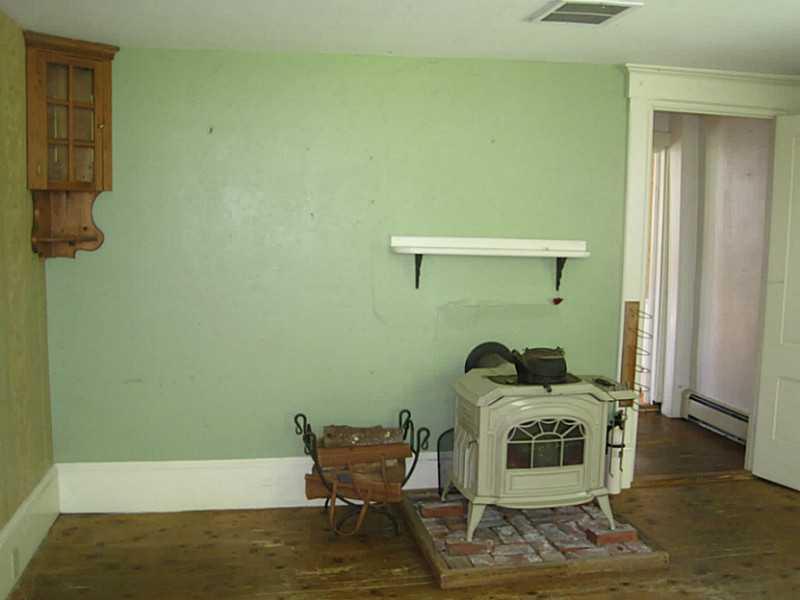 44 Carl Bailey Road Walpole, ME 04573 - Photo 21 of 35 Living Room.
