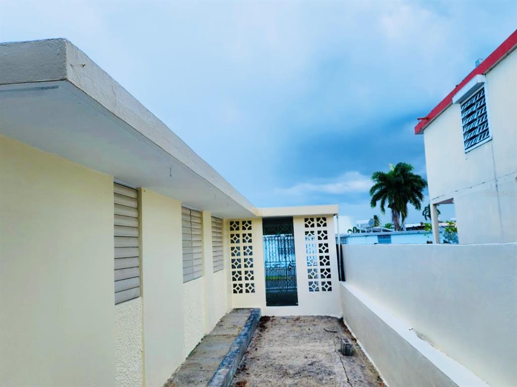 10 Flambon Gardens, Unit R17 Bayamon, PR 00959 - Photo 2 of 20