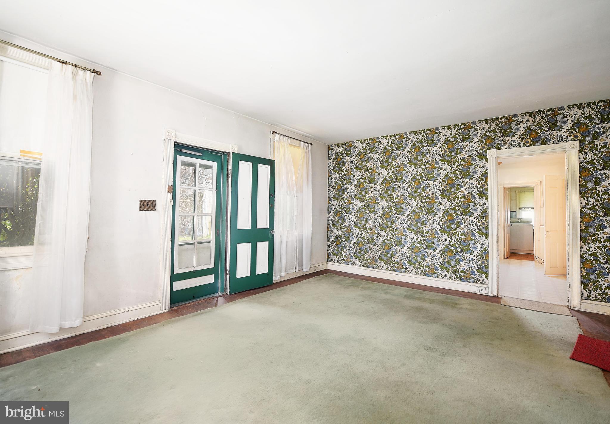 411 Trappe Road Dundalk, MD 21222 - Photo 13 of 51 Living Room