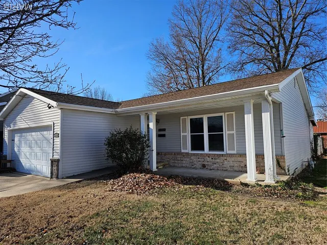 $132,000 | 905 North Pine Street, Sparta, IL 62286