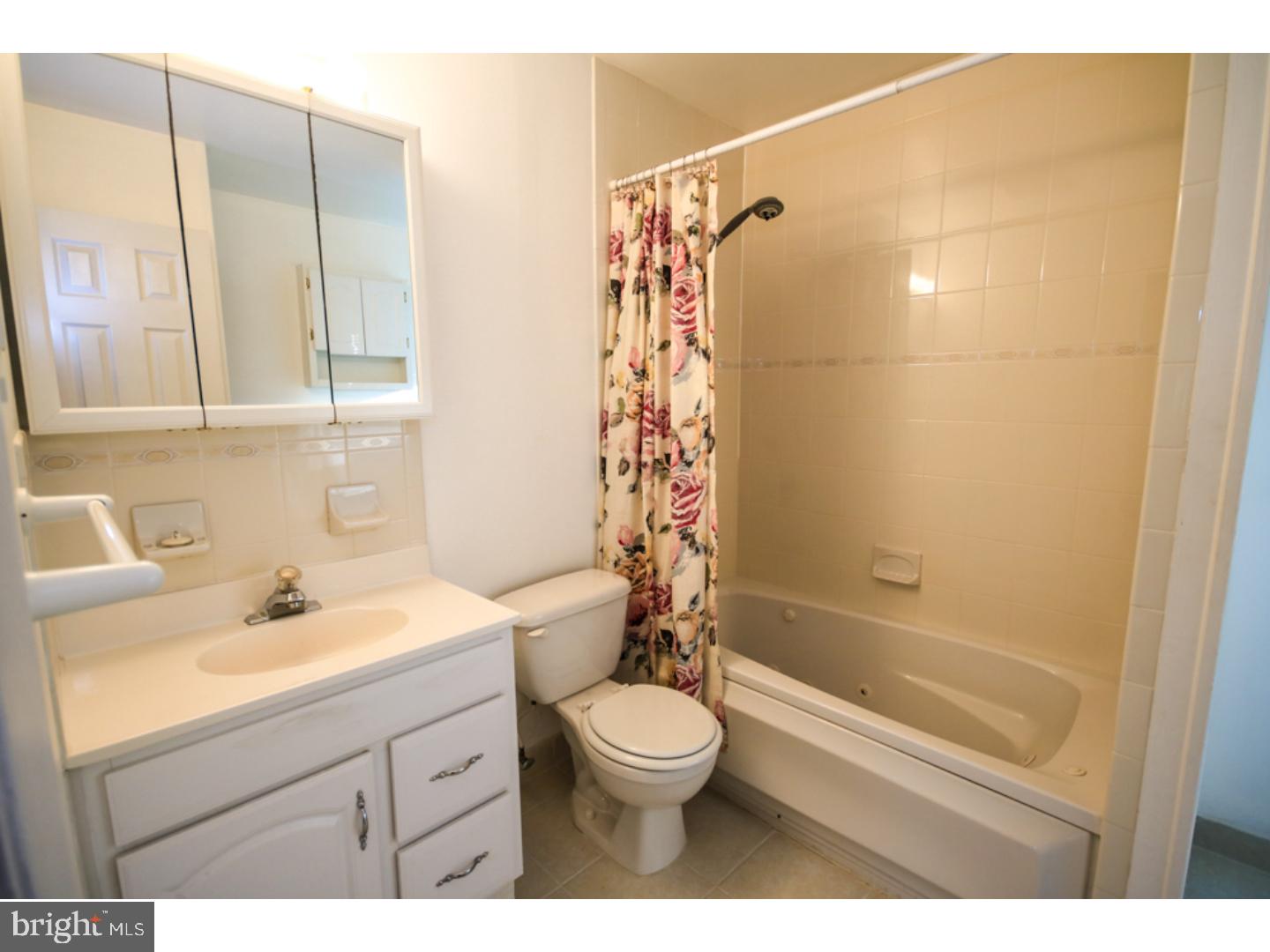 255 Forrest Road Yardley, PA 19067 - Photo 17 of 25 Gallery Image 17