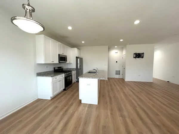 $2,400 | 1123 Gillespie Lane, Unit 1123, Yorkville, IL 60560