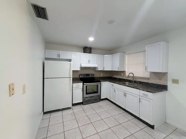 $1,800 | 5899 Mango Road, West Palm Beach, FL 33413