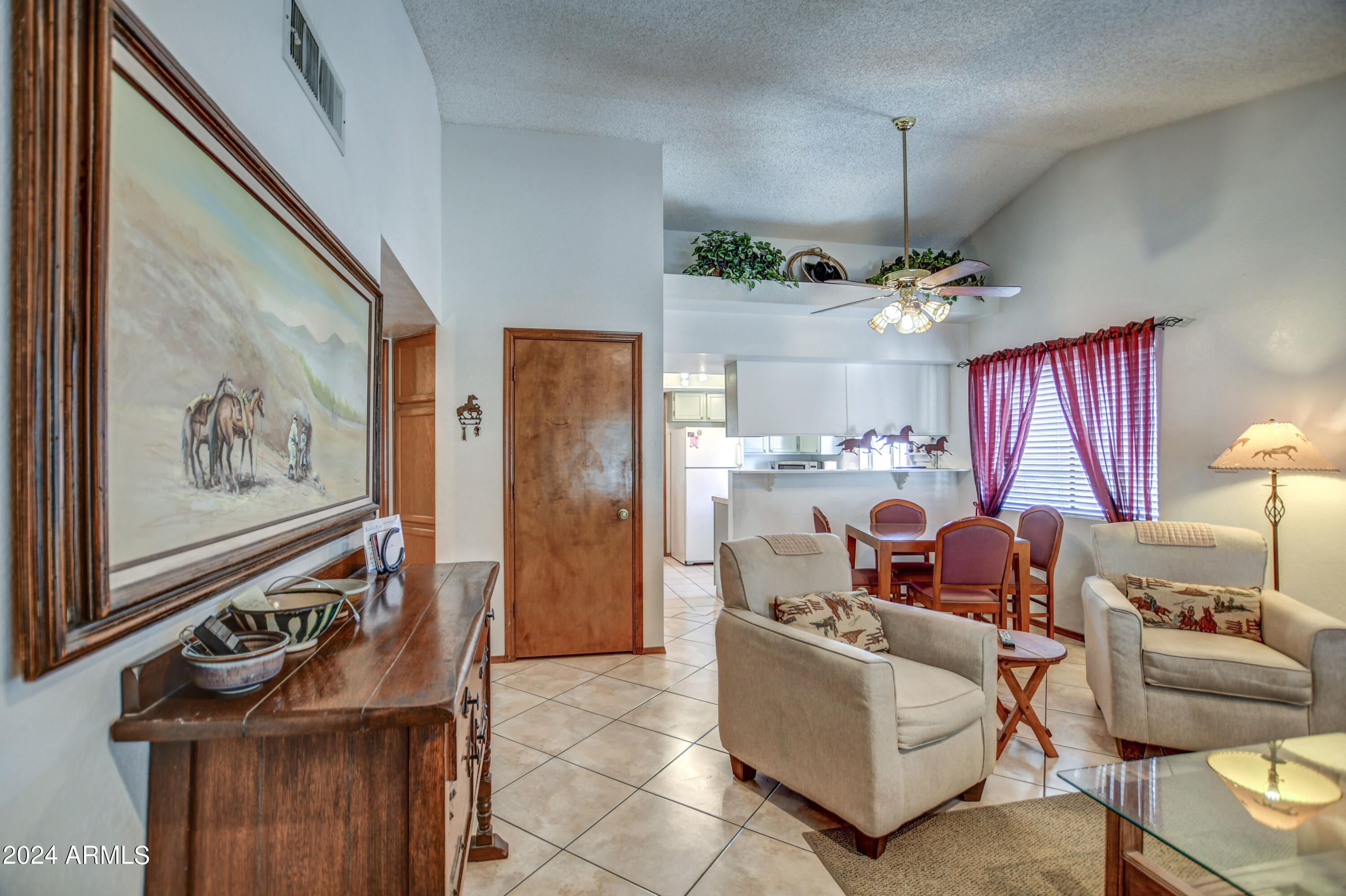 542 South Higley Road, Unit 111 Mesa, AZ 85206 - Photo 5 of 38 Furnished townhouse