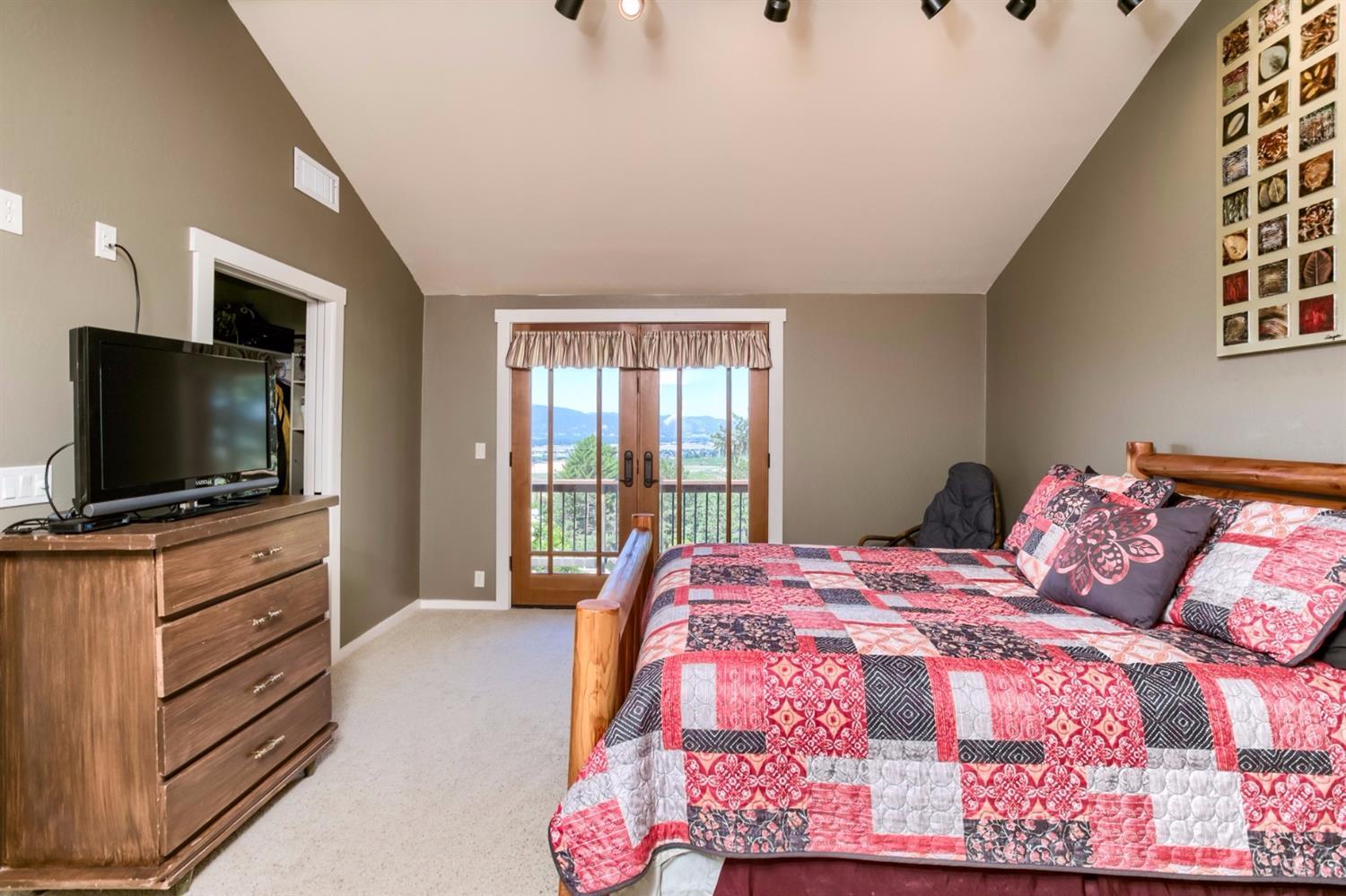 3558 Dodson Road Medford, OR 97504 - Photo 24 of 35 Bedroom