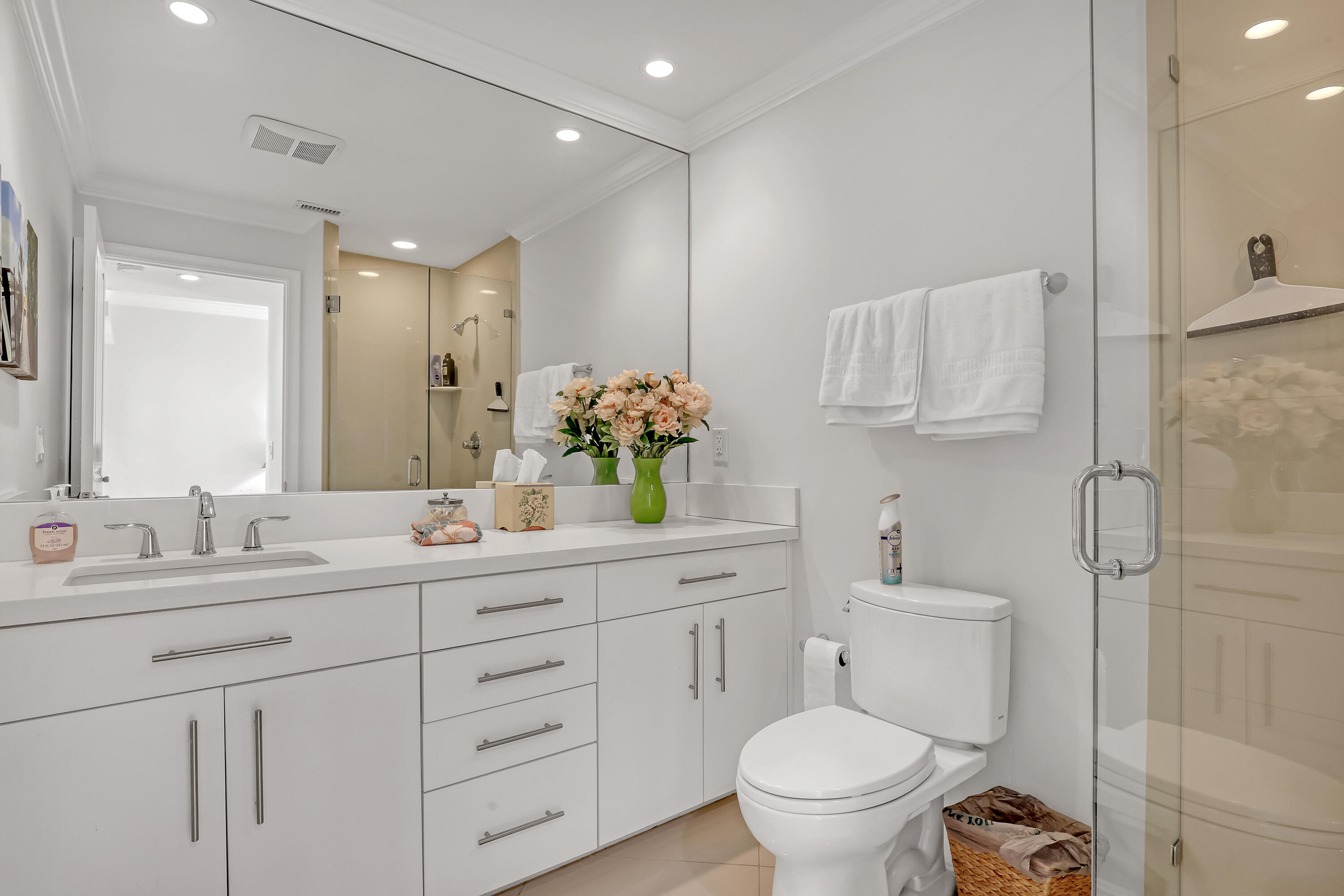 220 Celestial Way, Unit 6 Juno Beach, FL 33408 - Photo 17 of 58 3rd Bathroom 1st Floor