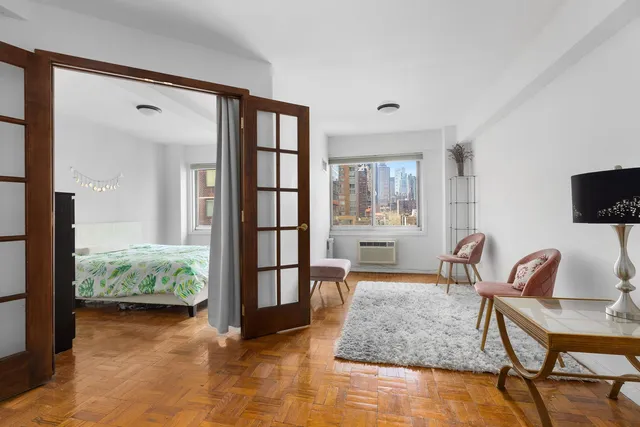 $499,000 | 240 East 55th Street, Unit 9H | Midtown East