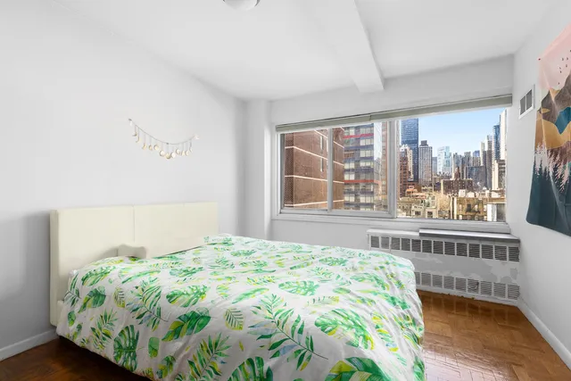 $499,000 | 240 East 55th Street, Unit 9H | Midtown East