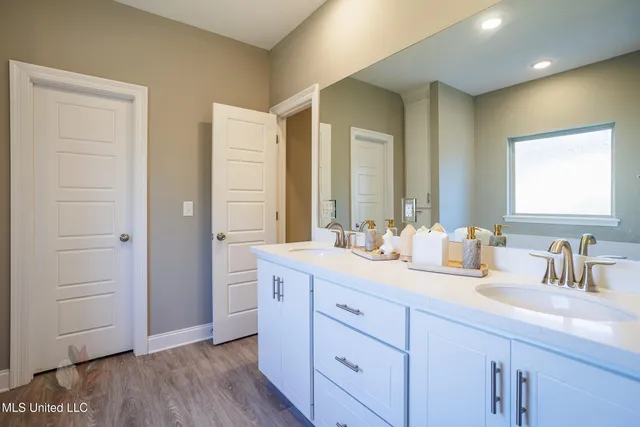 $374,999 | 862 Long Leaf Circle, Brandon, MS 39042